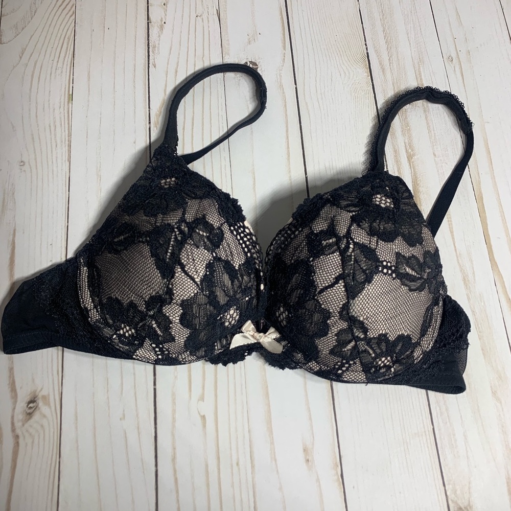 Victoria’s Secret Body by Victoria Push Up Bra 34B